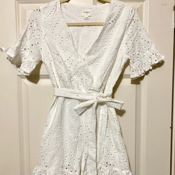 New White Eyelet Lace Romper w/ Ruffles - NWOT - Picture 6 of 9